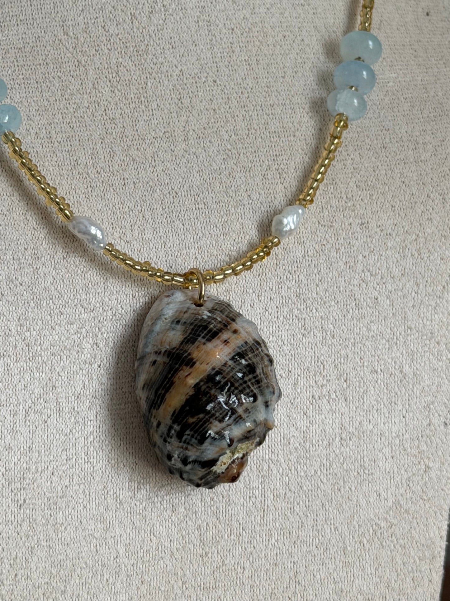 Pearl shell necklace