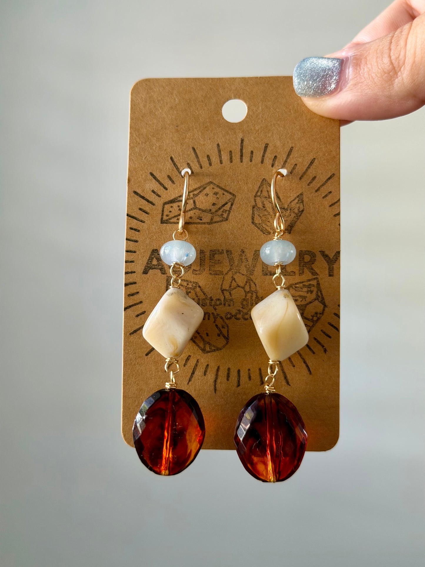 Nácar drop earrings