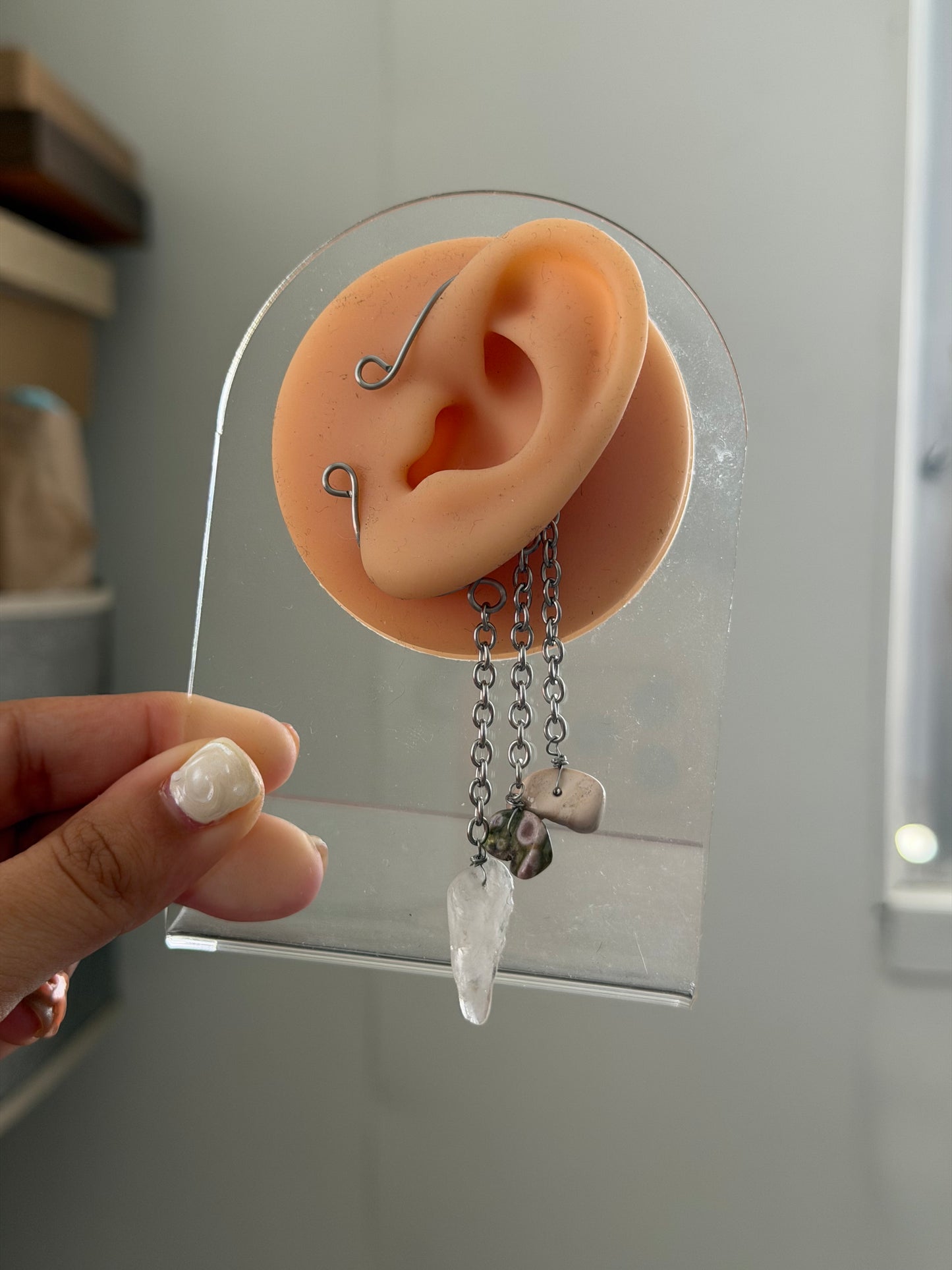 Agate Med size ear cuff ✨