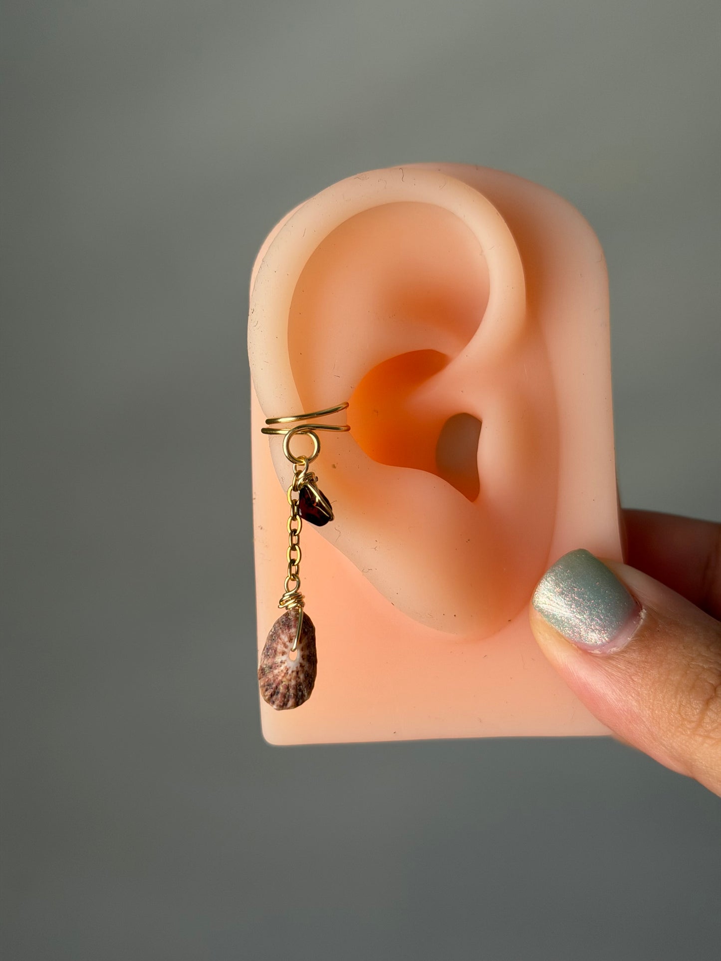 Shell mini ear cuff ✨