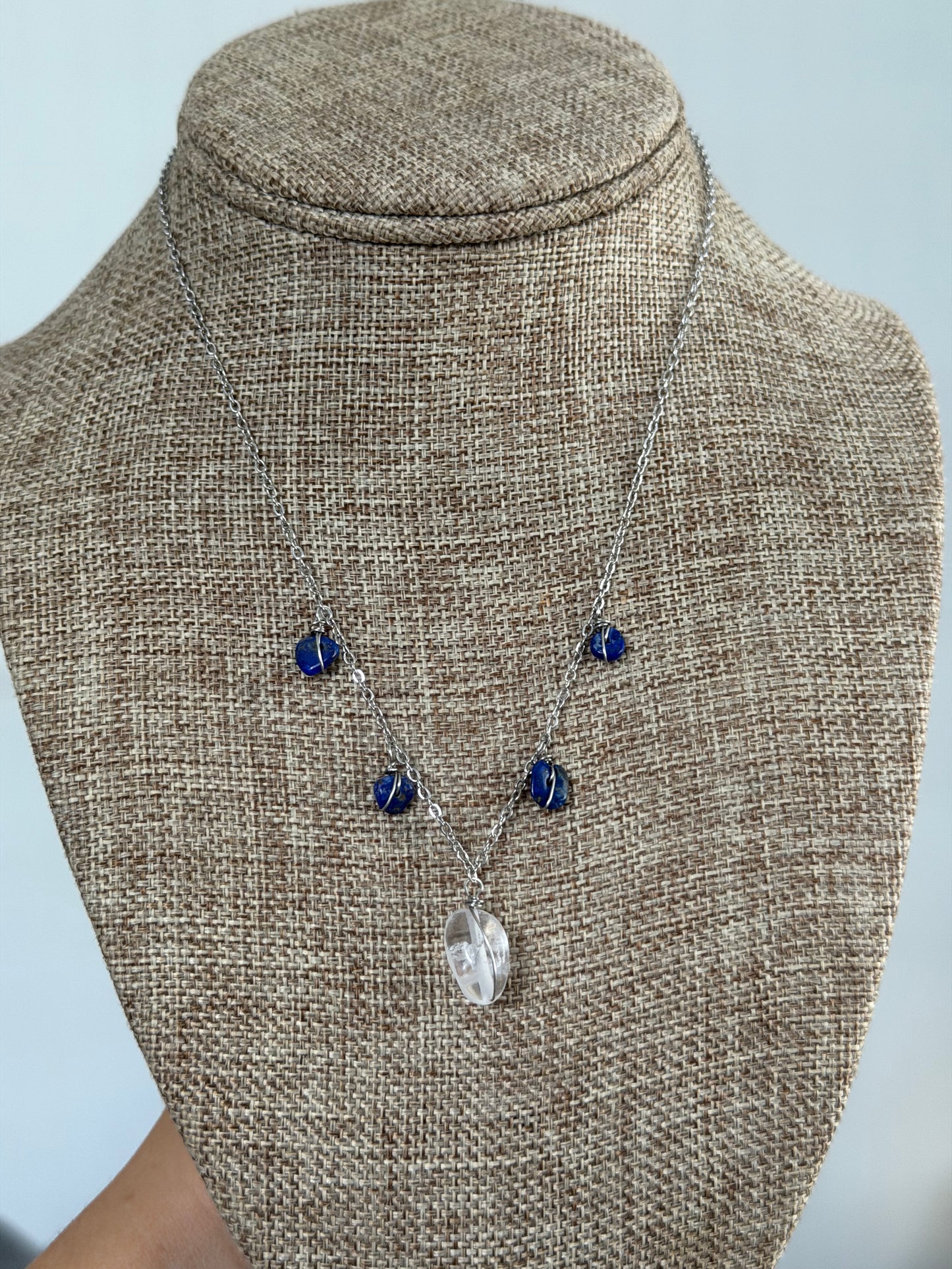 Clear quartz necklace š¤