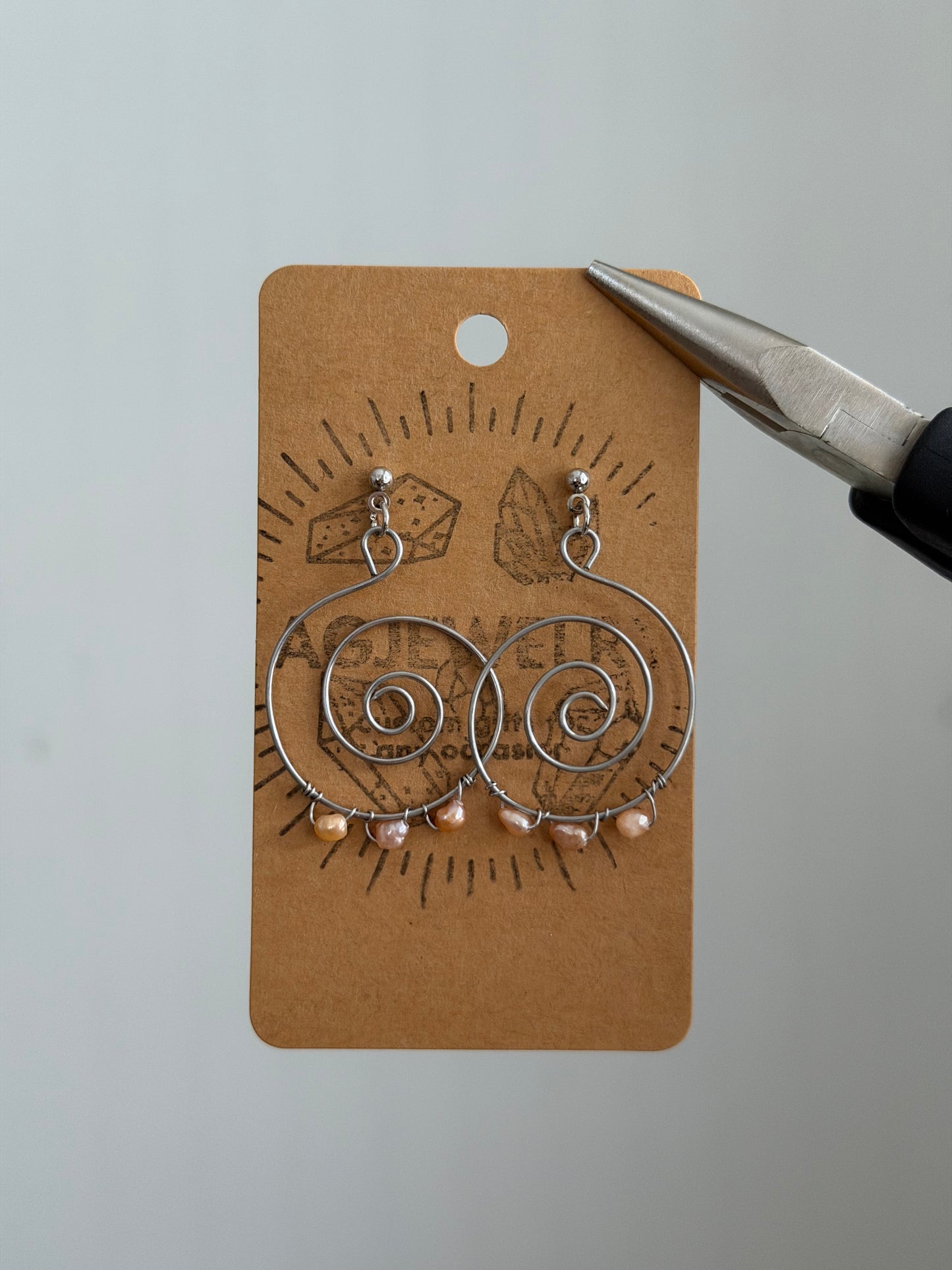 Large swirl stud