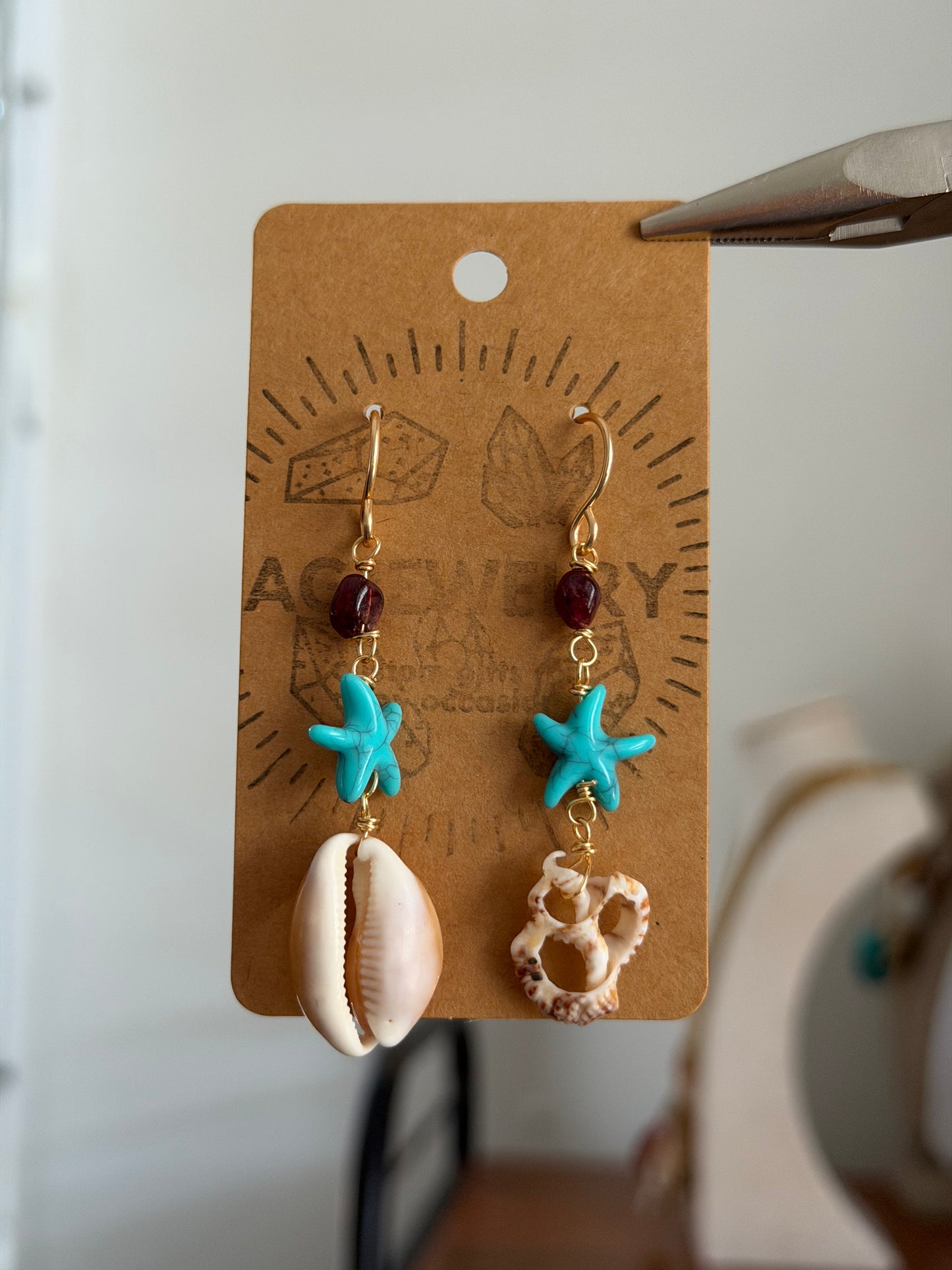 Mismatch Shell earrings