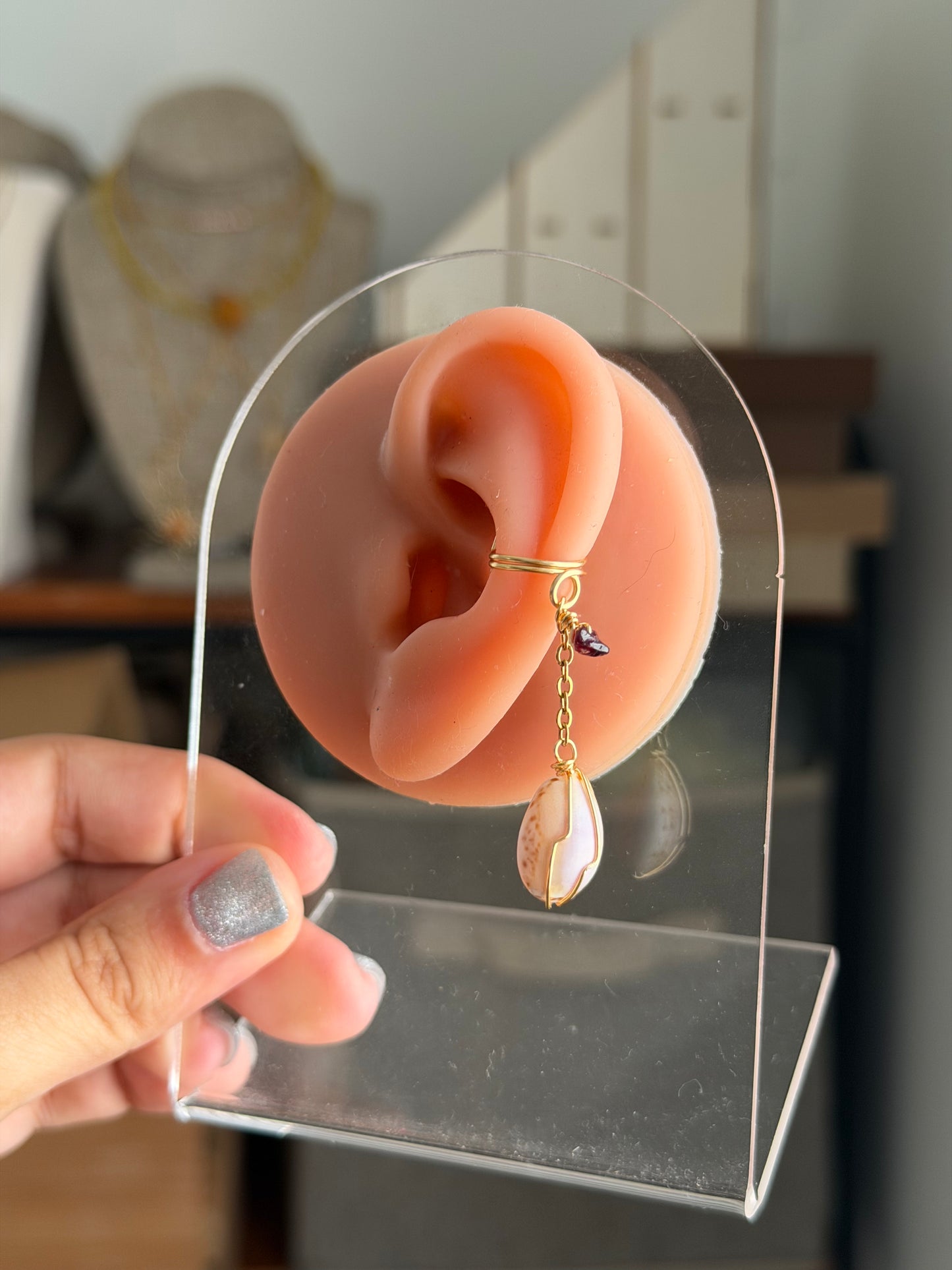 Shell mini ear cuff ✨