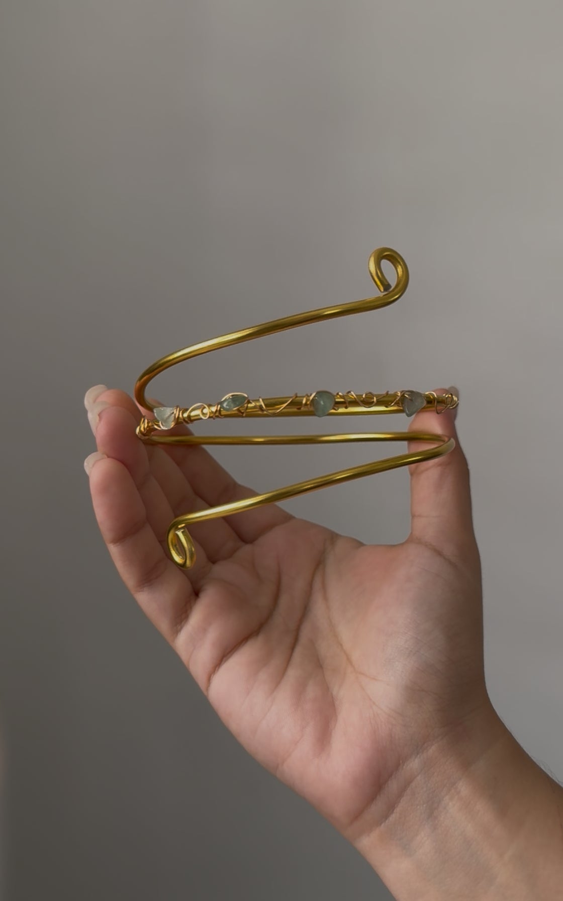 Delicate vine arm cuff ✨