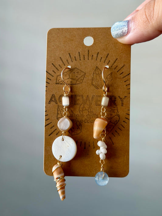 Mismatch Shell earrings