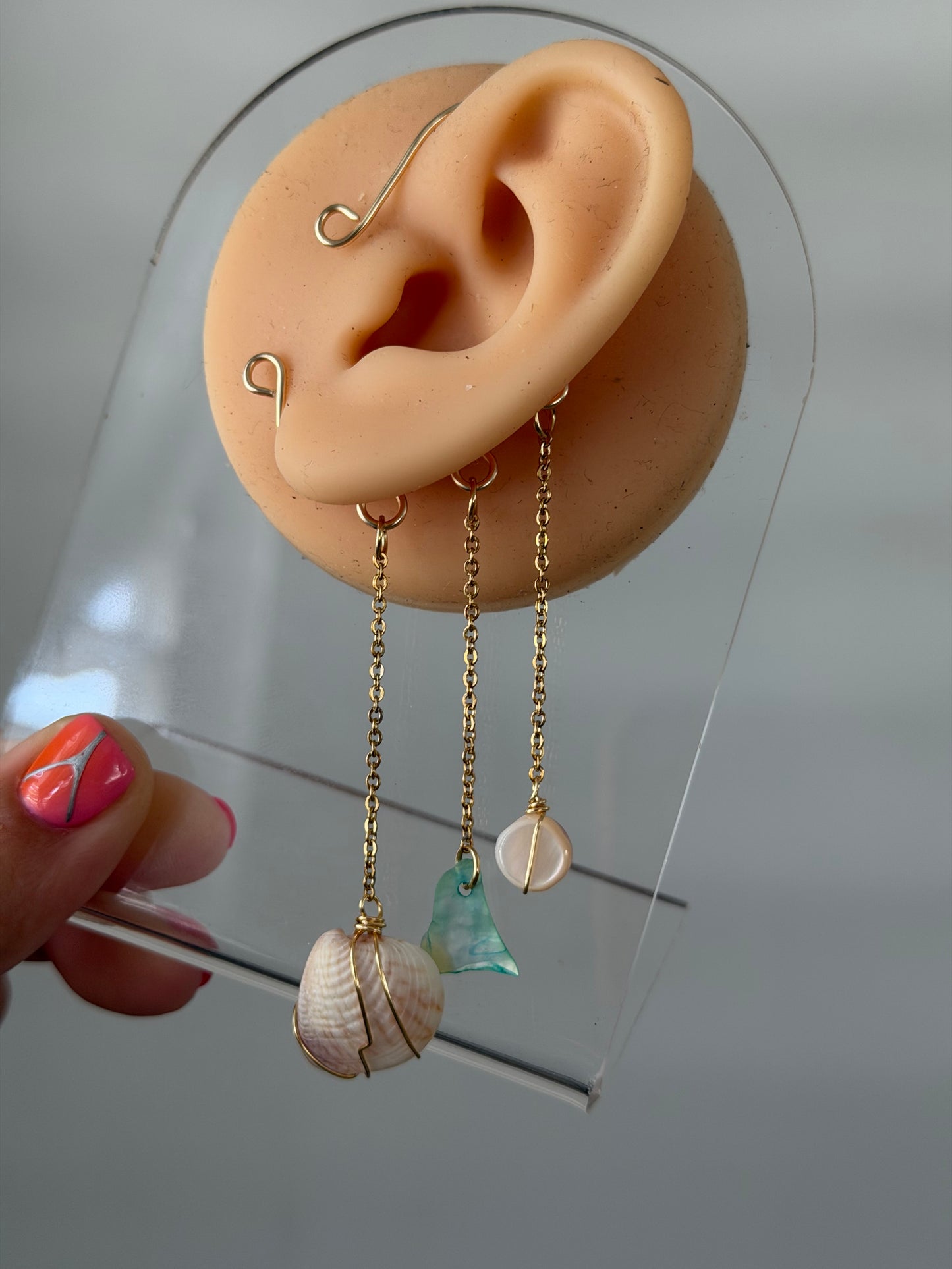 Nácar shell med ear cuff ✨