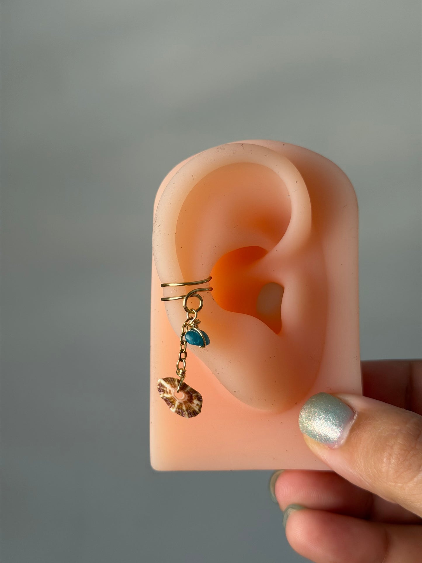 Shell mini ear cuff ✨