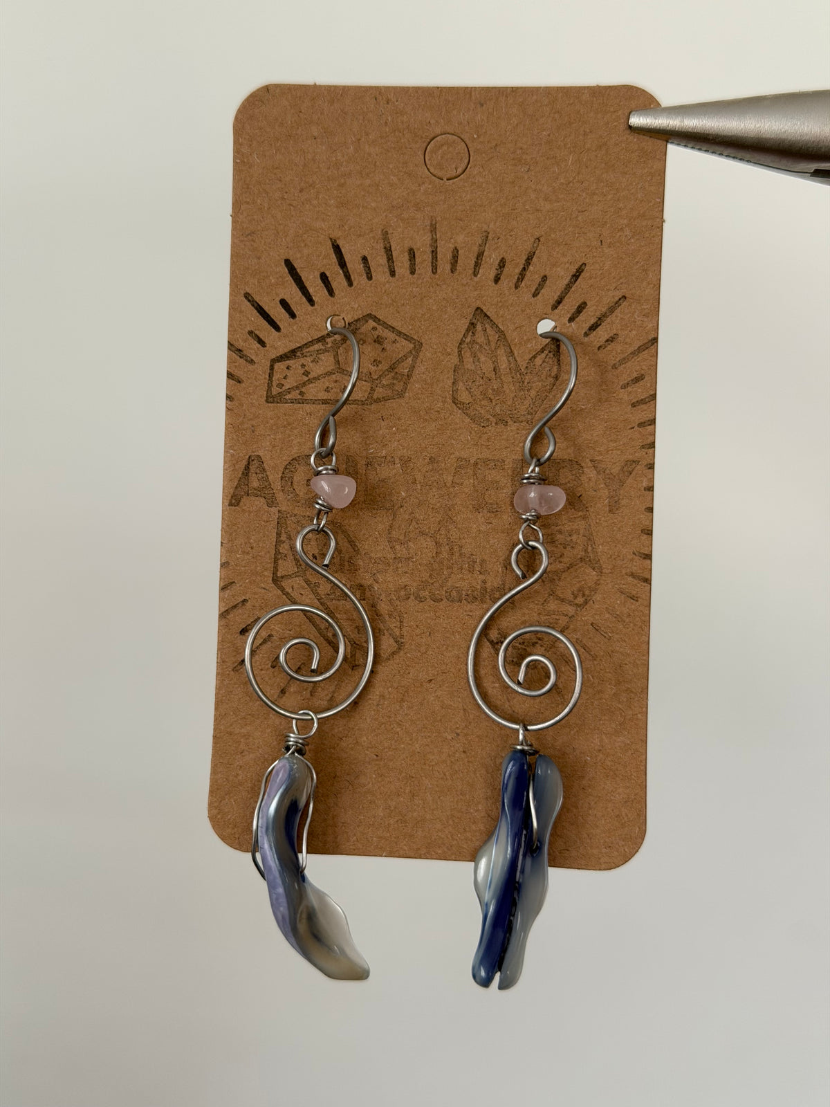 Nácar swirl earrings
