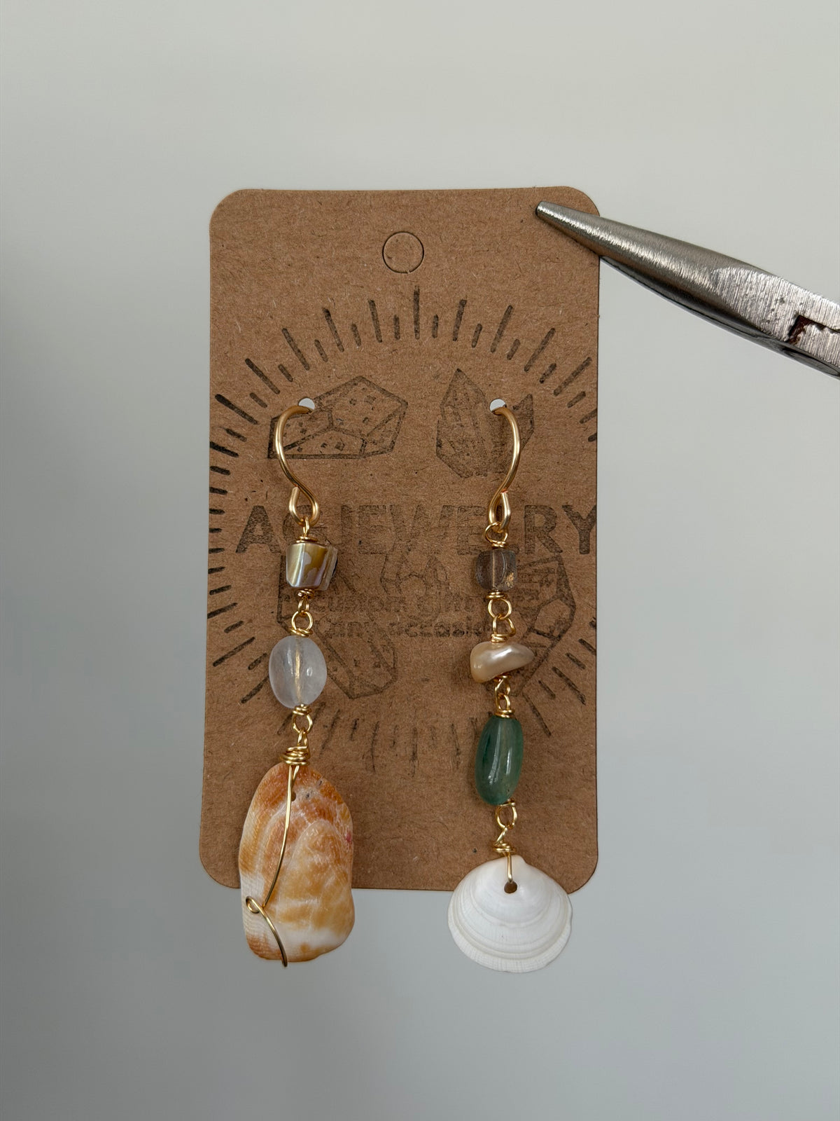 Shell mismatch earrings