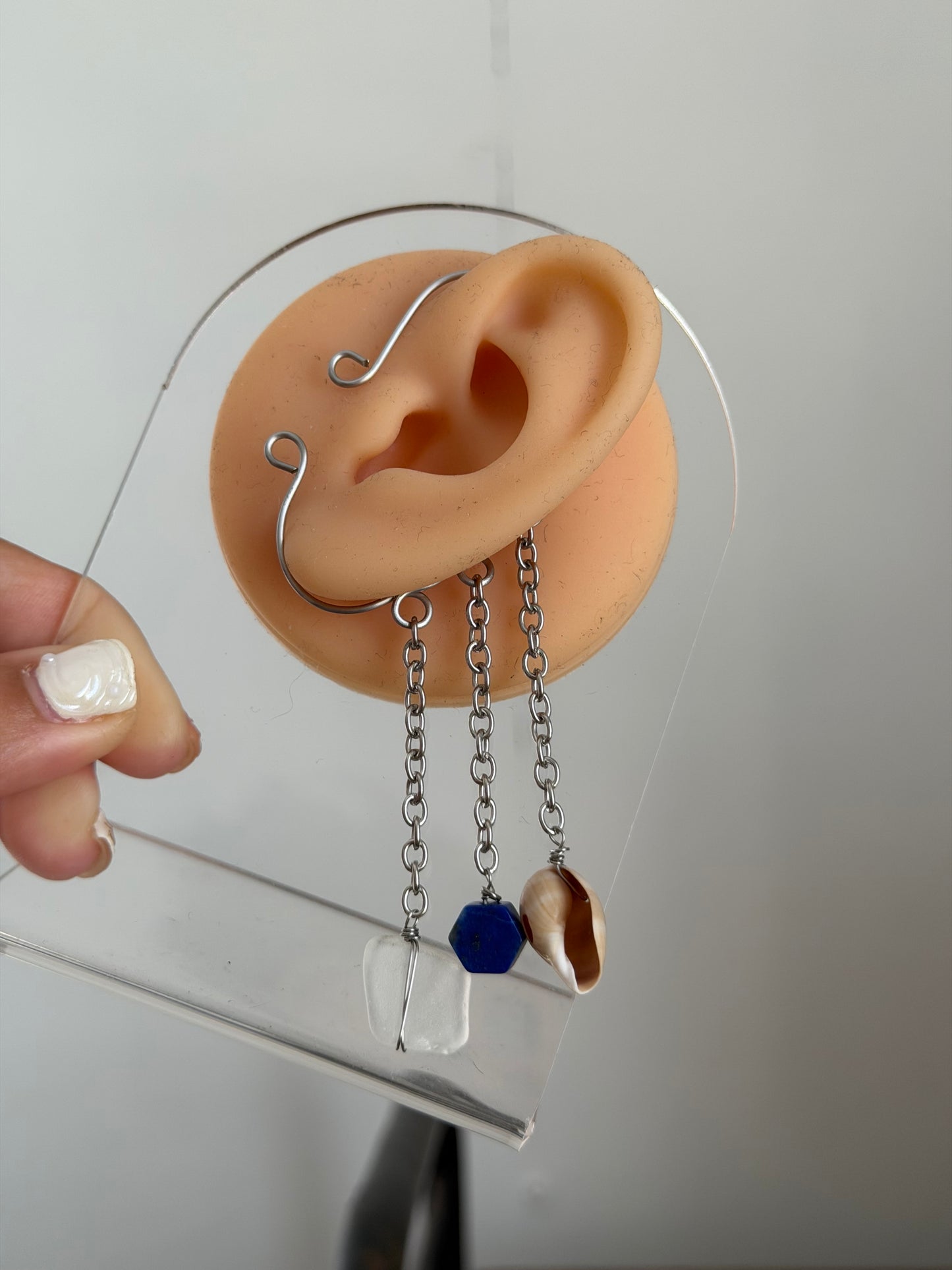Crystal Med size ear cuff ✨