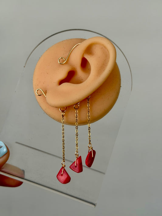 Red coral med ear cuff ✨
