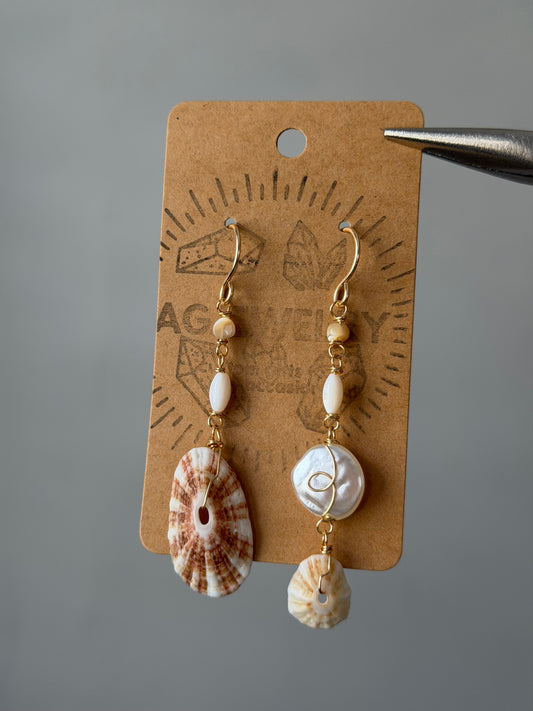 Mismatch Shell earrings
