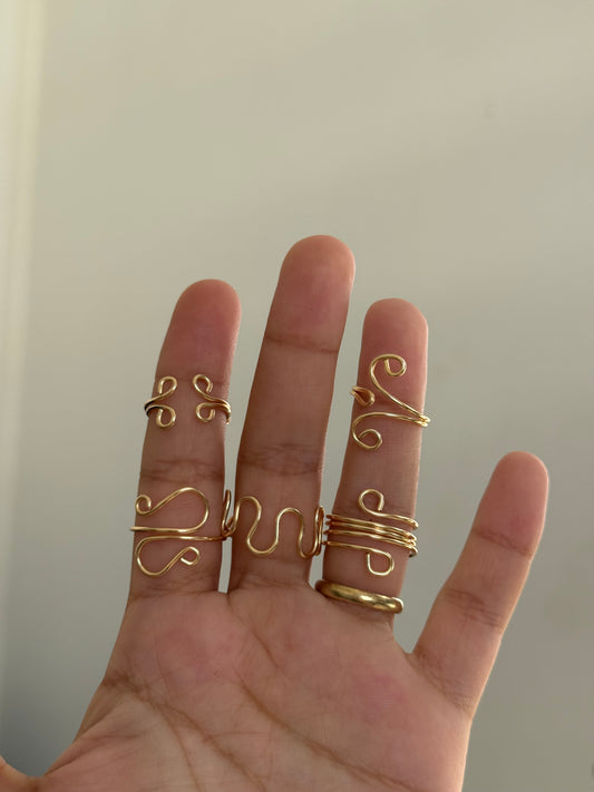 Abstract wire ring 💫