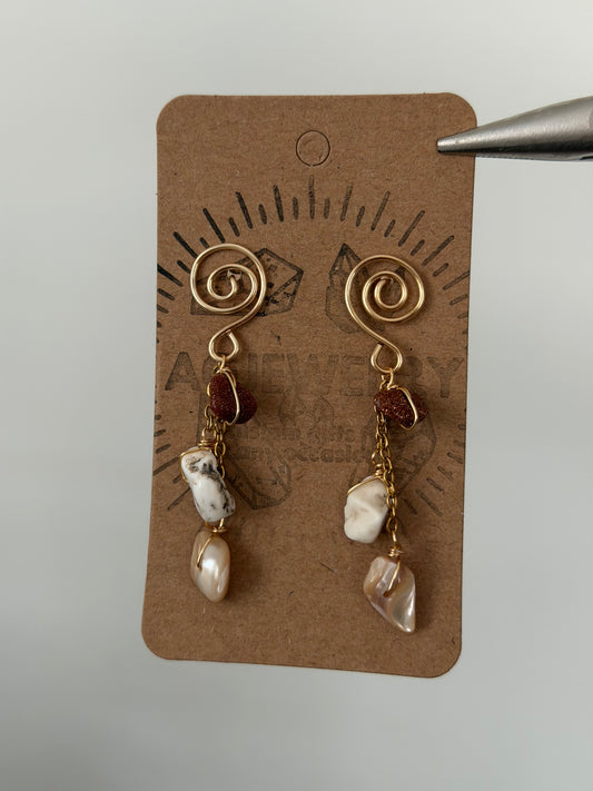 Gold stone swirl stud