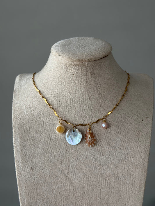 Shell wave necklace