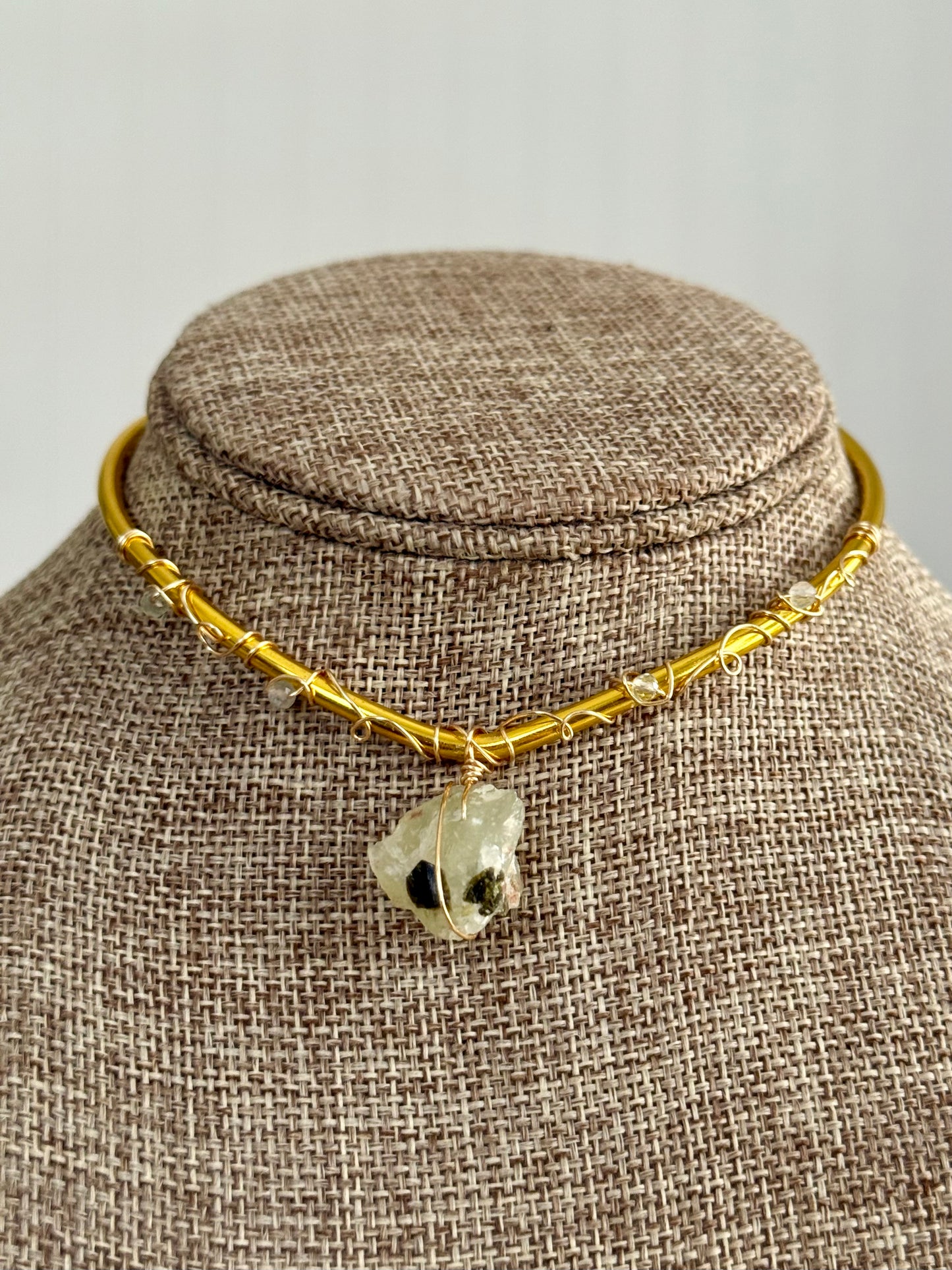 Aventurine wire choker