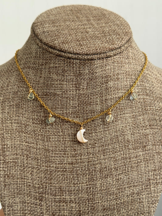 Moon nácar necklace