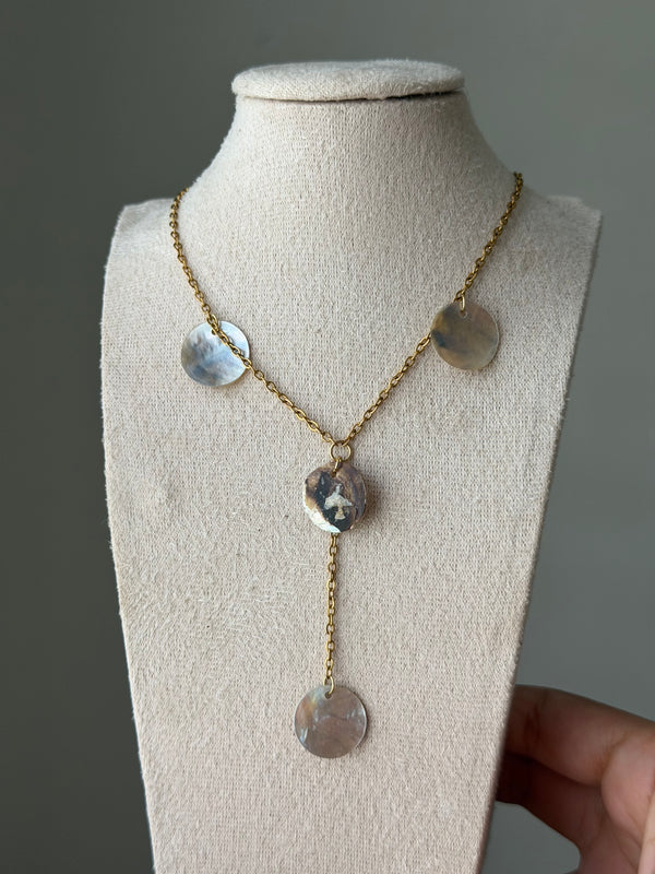 Nácar Lariat necklace