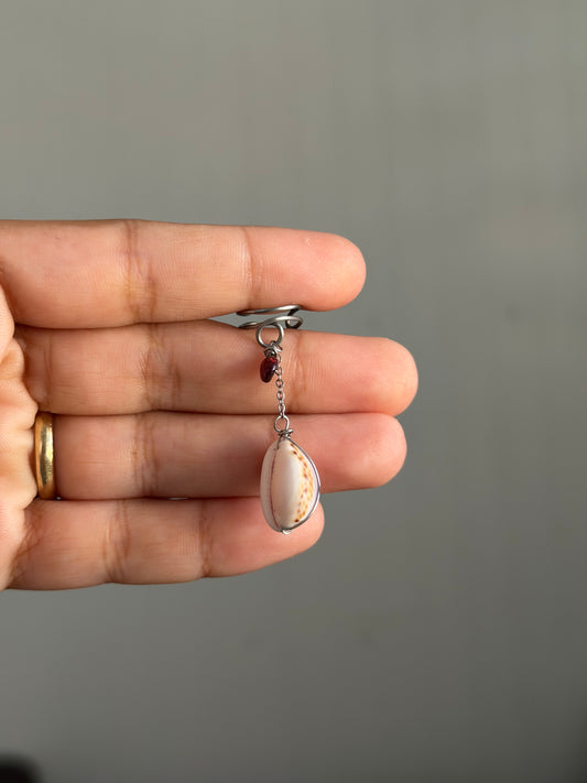 Shell mini ear cuff ✨