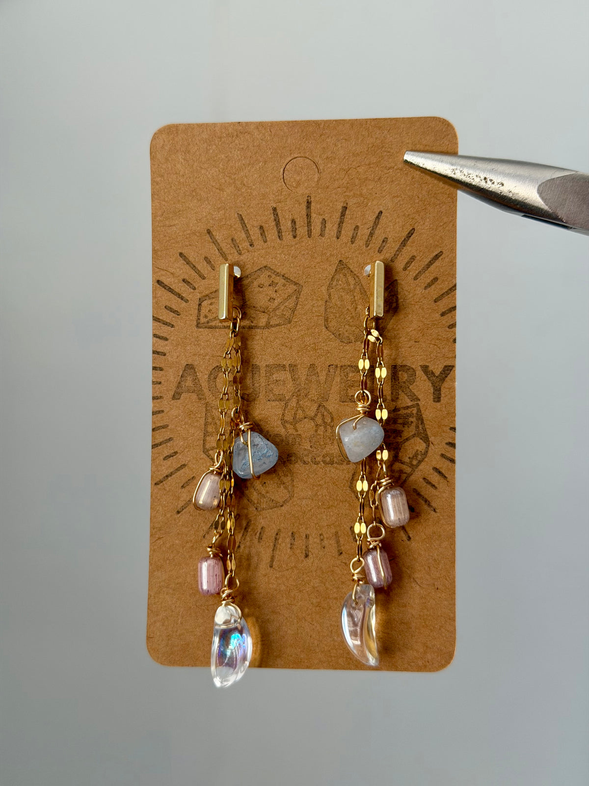Cat eye drop studs