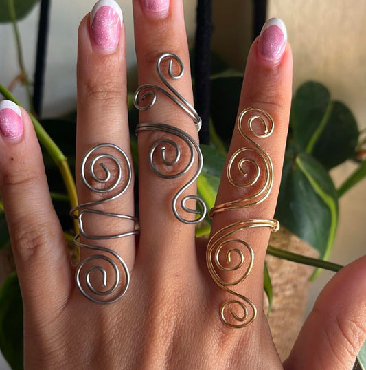 Elaborate wire ring 💫