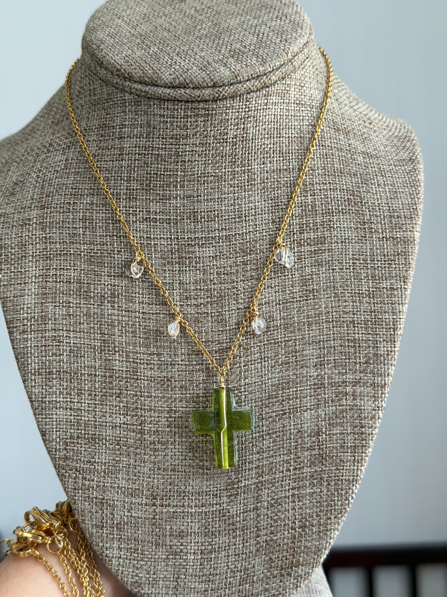 Peridot necklace 🤍