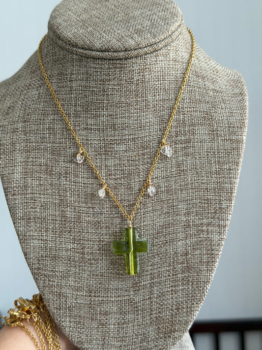 Peridot necklace 🤍