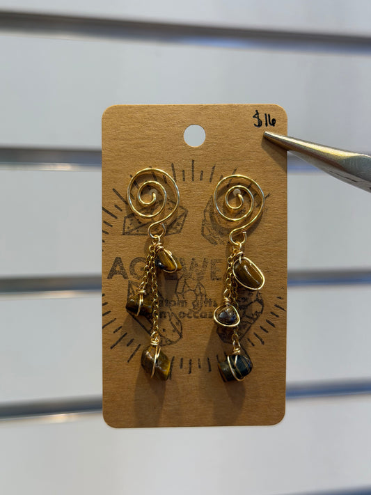 Swirl stud earrings
