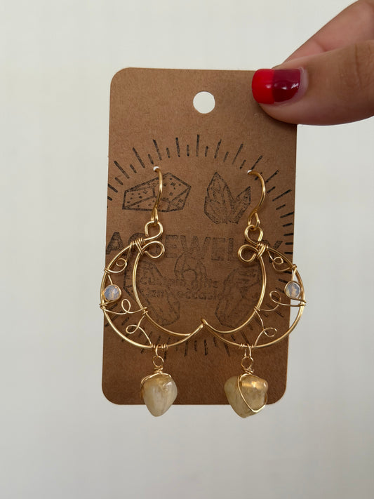 Moon earrings 🌛