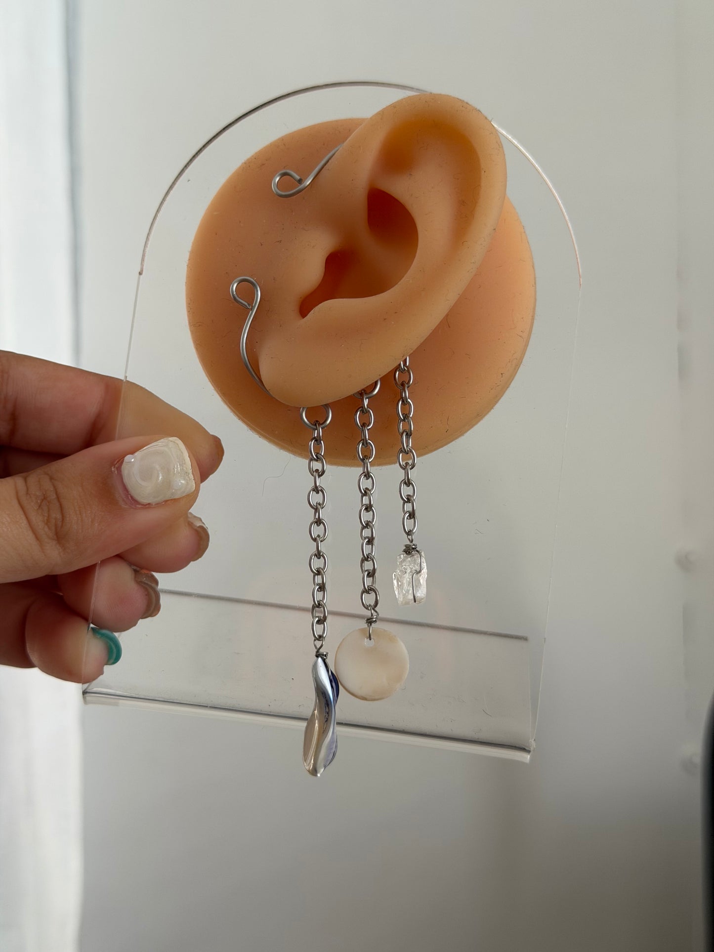 Nacar Med size ear cuff ✨