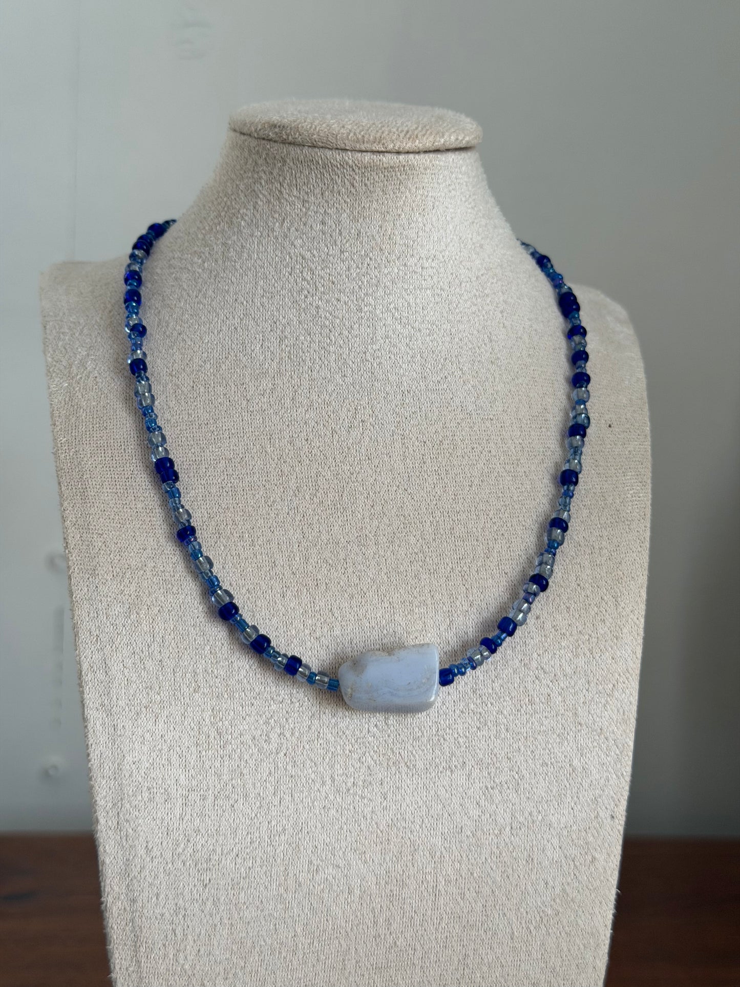 Agate beaded necklace