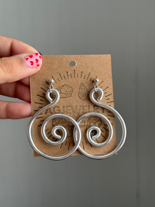 Swirl Chunky wire earrings ✨
