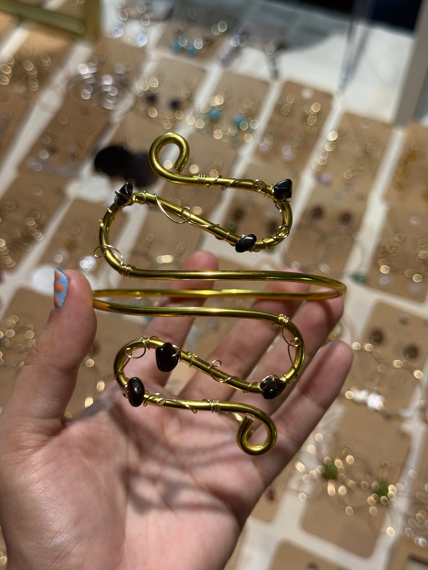 Swirl arm cuff ✨