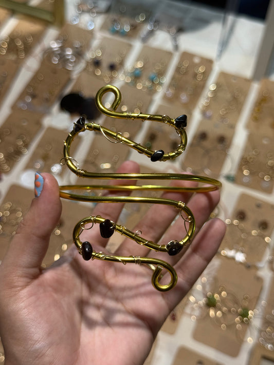 Swirl arm cuff ✨