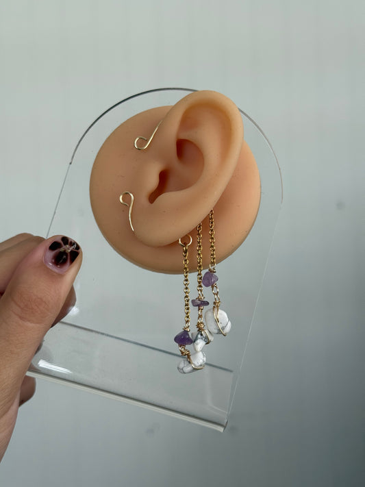 Howlite Med size ear cuff ✨