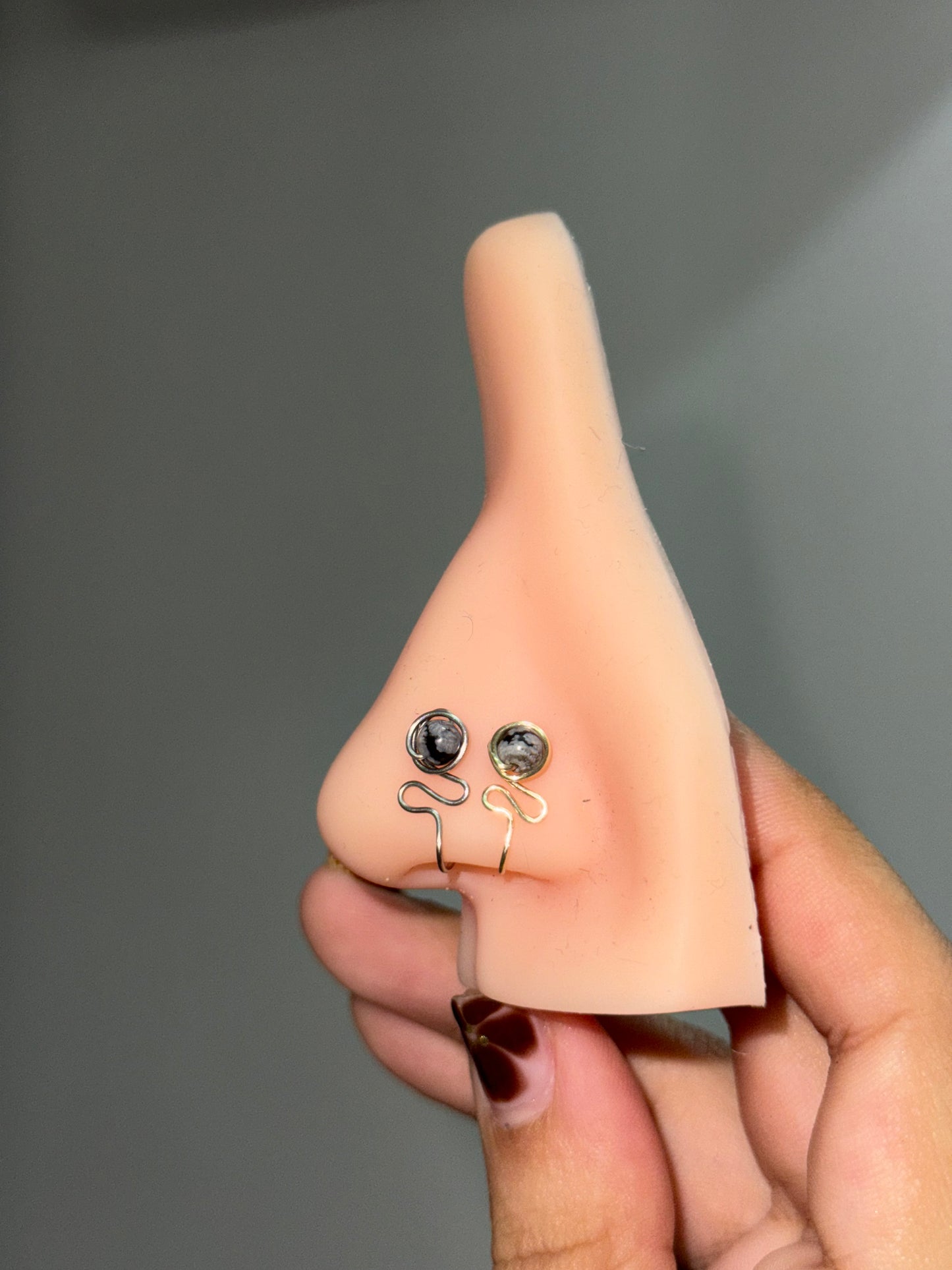 Small nose cuff with stone 👃